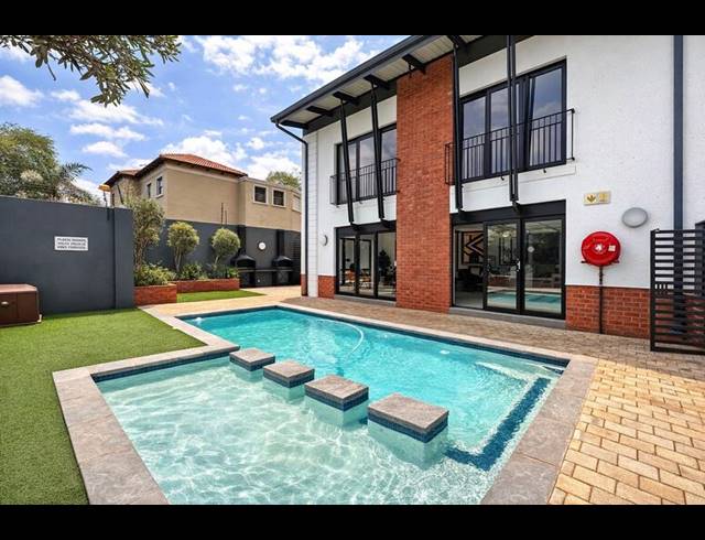 2 BEDROOM APARTMENT FOR SALE IN BRYANSTON